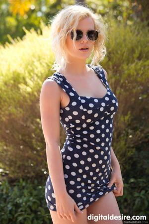 #DigitalDesire Catie Parker