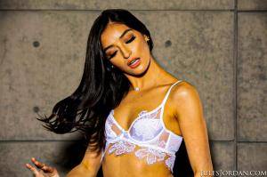 Original 1600 px/ 1066 px