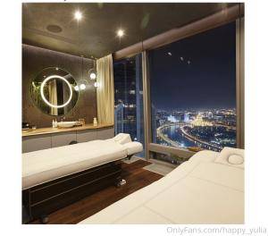 Original 1242 px/ 1097 px