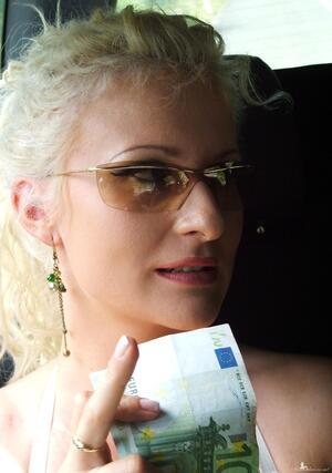 Original 1433 px/ 2041 px