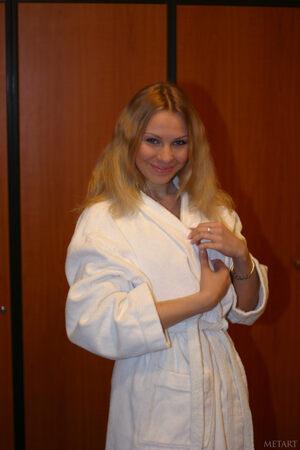 Original 2048 px/ 3072 px