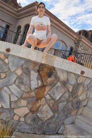 Original 852 px/ 1280 px