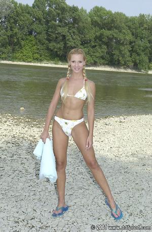 #DDF Hotlegsandfeet Sandy Her Legs Will Take You For A Ride!