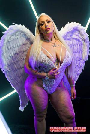 Original 1067 px/ 1600 px