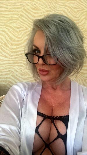 Original 1152 px/ 2048 px