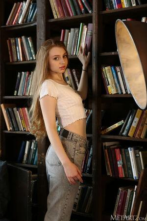 Original 1365 px/ 2048 px