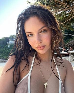 Original 1440 px/ 1800 px