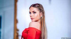 Original 1600 px/ 900 px