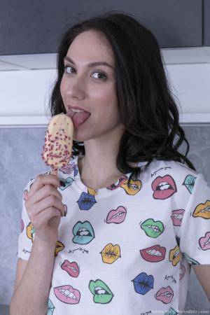 Original 2000 px/ 3000 px