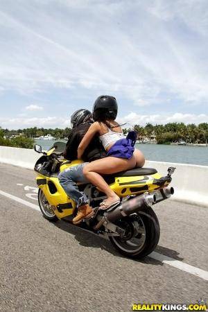 Original 2560 px/ 3840 px