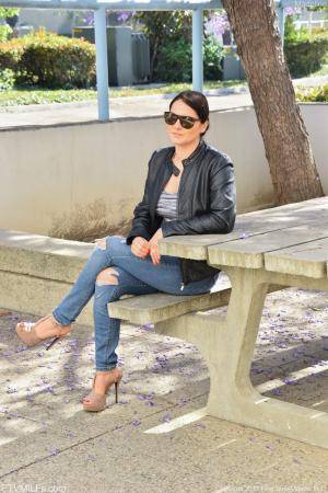 Original 852 px/ 1280 px