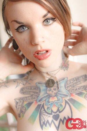 Original 853 px/ 1280 px