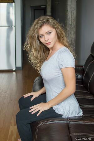 #Cosmid Alice Antoinette On The Couch