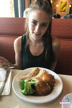 Original 2000 px/ 3000 px