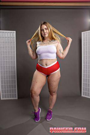 Gracie Squirts - Bubble Butt PAWG bbygracie vs. BBC [PAWGED.com] (27.08.2021)