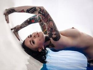 Original 2560 px/ 1930 px