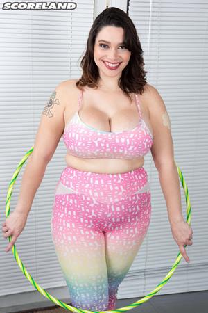 Brooklyn Springvalley - Hula Hoopin Hooters [scoreland.com] #solo #bigtits #bigass #chubby #scoregroup