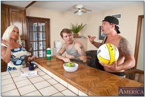 Original 850 px/ 571 px