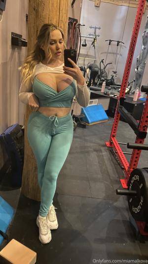 Original 844 px/ 1500 px