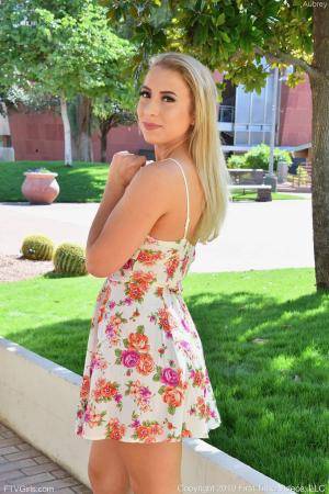 Original 852 px/ 1280 px