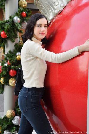 Original 852 px/ 1280 px