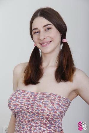 Original 853 px/ 1280 px