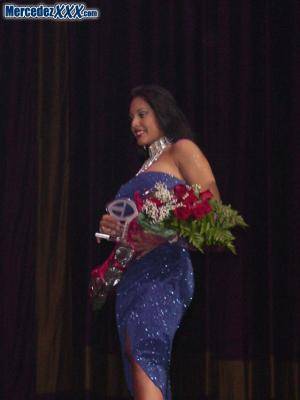 Original 639 px/ 852 px