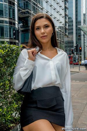 Original 1067 px/ 1600 px