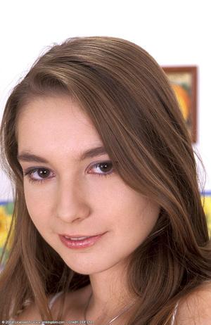 Original 617 px/ 950 px