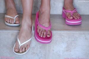 Original 1052 px/ 700 px