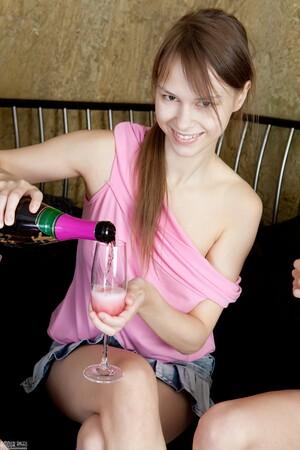 Original 1365 px/ 2048 px