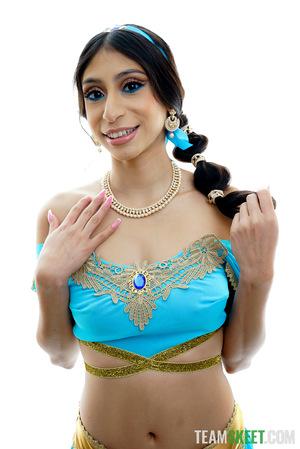 #TeamSkeet - Sona Bella - Can I Rub Your Lamp?