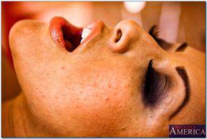 Original 850 px/ 571 px