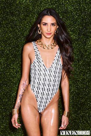 Original 2000 px/ 2999 px