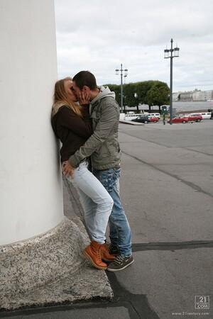 Original 853 px/ 1280 px