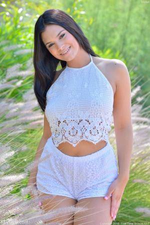 Original 852 px/ 1280 px