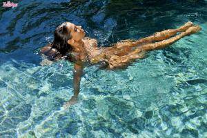 Original 3000 px/ 2001 px