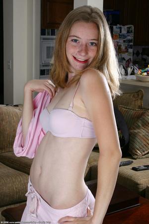 Original 682 px/ 1024 px