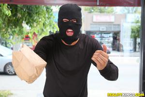 Original 3840 px/ 2560 px