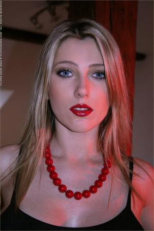 Original 853 px/ 1280 px