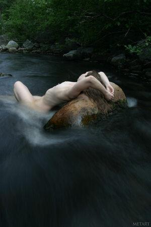 Original 2048 px/ 3072 px