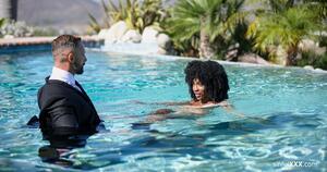 Original 5000 px/ 2637 px