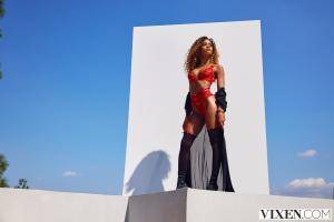 Original 2999 px/ 2000 px