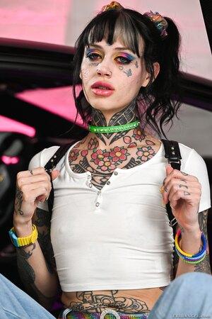 Original 1280 px/ 1920 px