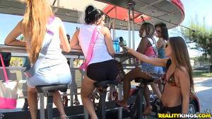 Original 864 px/ 486 px