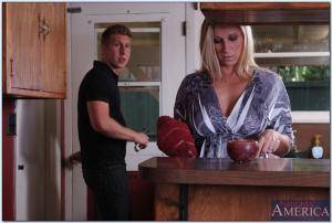 Original 850 px/ 573 px