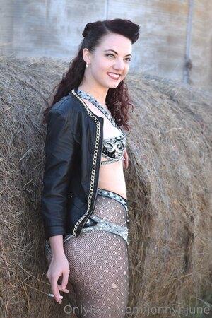 Original 1536 px/ 2304 px