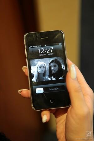 Original 853 px/ 1280 px