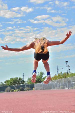 Original 852 px/ 1280 px