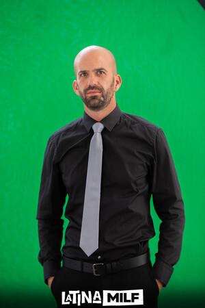 Original 2560 px/ 3840 px